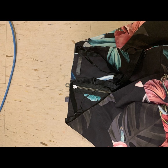 Jumper - Picture 2 of 2